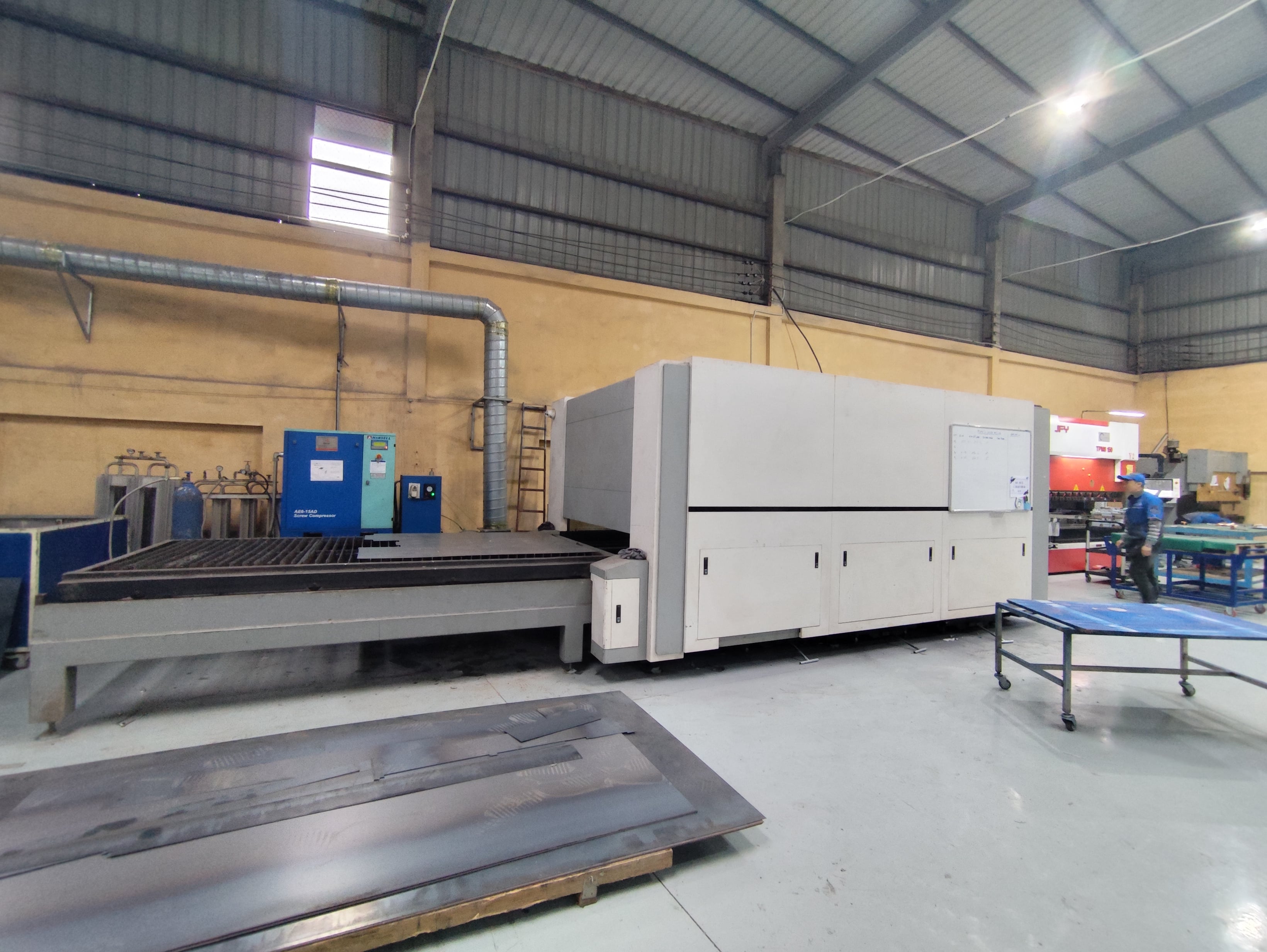 Laser cutting machine (3)